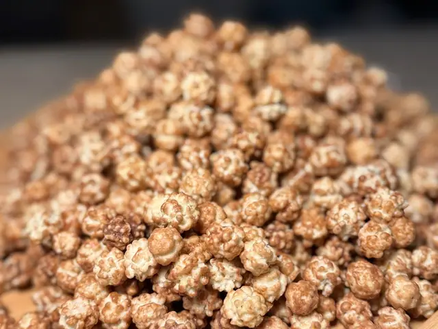 Karamelli Leblebili Şeker — Caramel Sugared Chickpeas